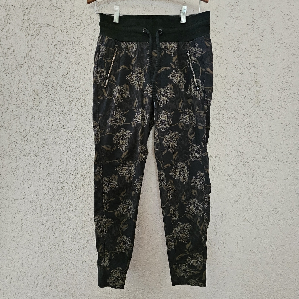 Athleta Trekkie Floral Jogger   Sz 4 EUC